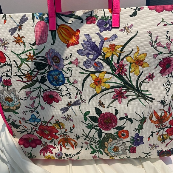 Gucci flora shopper tote (Sold) - Picture 2 of 3